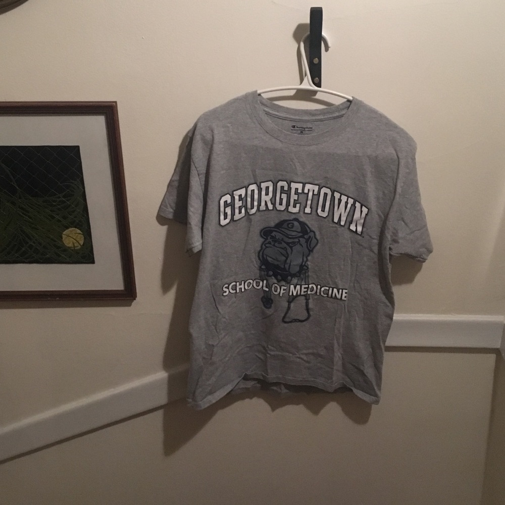 Georgetown school of medicine T-shirt size Medium